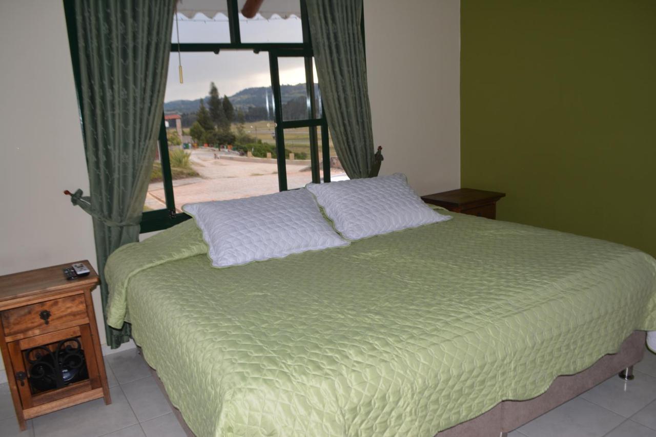 Hotel Cabanas San Cayetano Paipa Εξωτερικό φωτογραφία